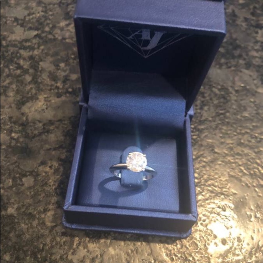 1.5 ct Diamond solitaire with platinum band